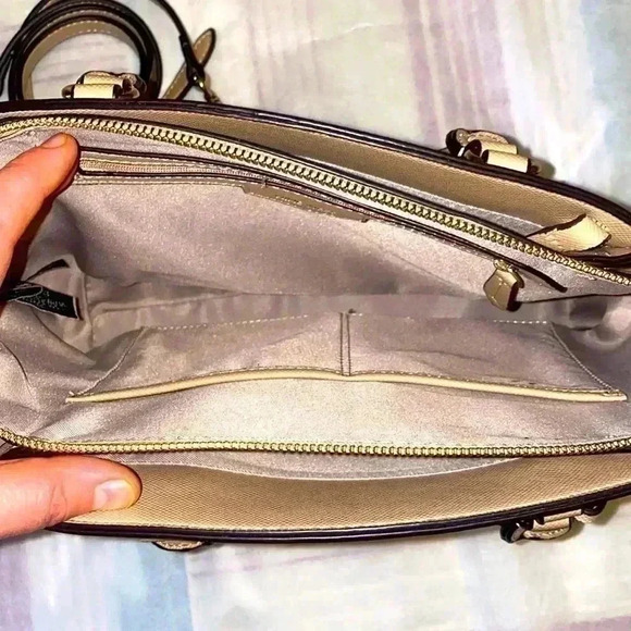 NINE WEST SHOULDER BAG PERFECT  CLEAN CONDITION. Has damage , described on video - Picture 6 of 8